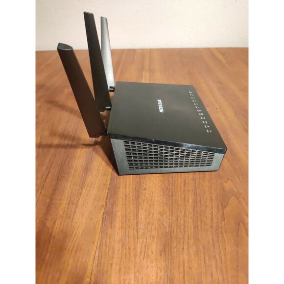 NETGEAR Nighthawk AC1750  Smart WiFi Router (R6700) - USED - Picture 3 of 6